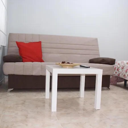 And New Very Close To The Center 2ºa